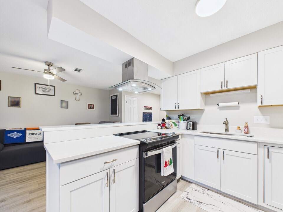 309 Olympia Ct in Fort Walton Beach, FL - Building Photo