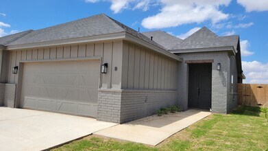 7128 22nd Pl in Lubbock, TX - Foto de edificio - Building Photo