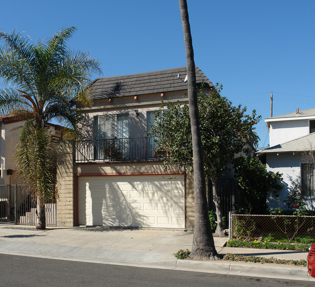 129 11th St in Seal Beach, CA - Building Photo - Building Photo