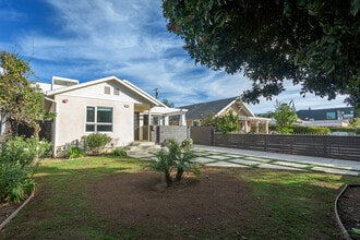 736 N Wilton Pl in Los Angeles, CA - Building Photo - Building Photo