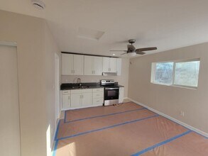 934 Cedar St in Corona, CA - Building Photo - Building Photo