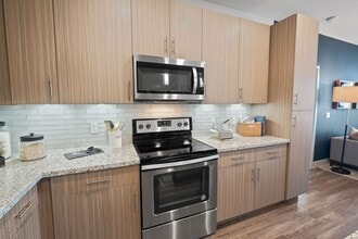 Lantower Grande Flats in Orlando, FL - Foto de edificio - Building Photo
