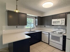 7440 Tropical Ln in Bokeelia, FL - Building Photo - Building Photo