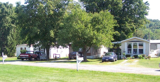 Mobile Home Community with upside in Newark, OH - Building Photo - Building Photo