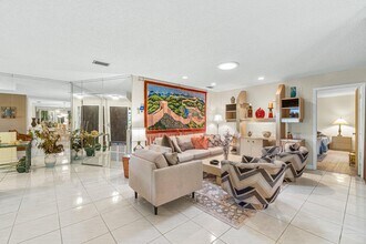 5944 Forest Grove Dr-Unit -4 in Boynton Beach, FL - Foto de edificio - Building Photo