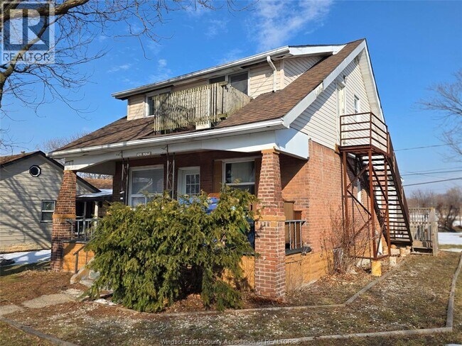 1244 McKay Ave in Windsor, ON - Foto de edificio - Building Photo