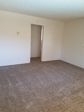 10640 Colima Rd, Unit 00 in Whittier, CA - Foto de edificio - Building Photo