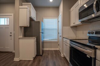 631 N Honey Locust Bnd in Fayetteville, AR - Building Photo - Building Photo