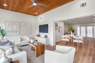 2621 SW 19th St in Fort Lauderdale, FL - Building Photo - Building Photo