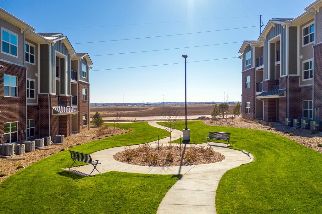 Larkridge Thornton, CO Apartments