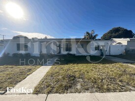 3010 NW 187th St in Miami Gardens, FL - Building Photo