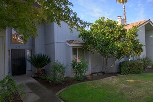 1822 Cougar Ln in Clovis, CA - Building Photo