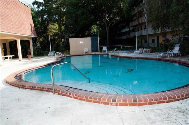 500 NE 2nd St, Unit 217 in Dania Beach, FL - Building Photo - Building Photo