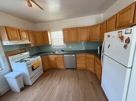 42 Holyoke Rd, Unit 2 in Somerville, MA - Building Photo