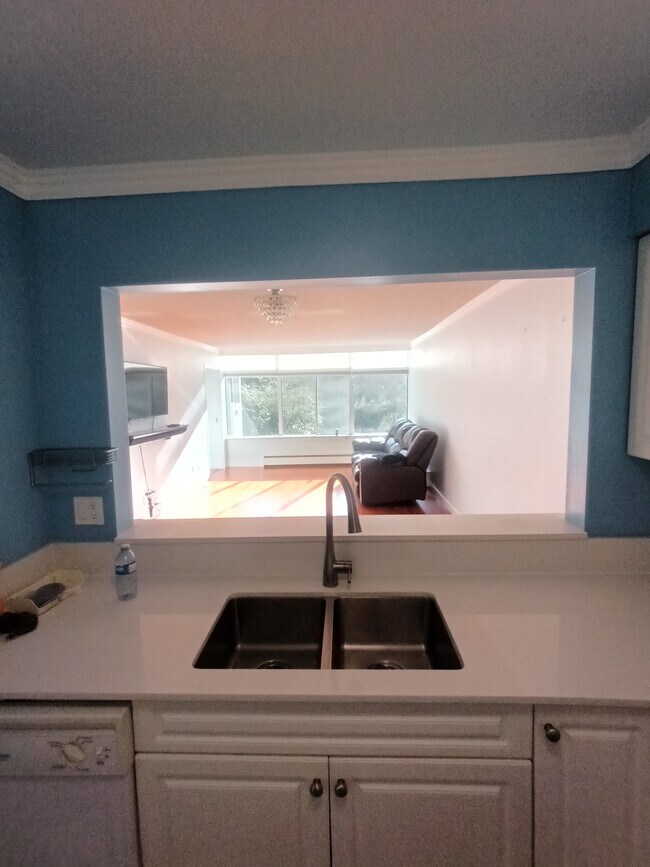 2101 Mcmullen Av in Vancouver, BC - Building Photo - Building Photo