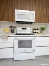 2179 Hacienda Terrace in Weston, FL - Foto de edificio - Building Photo