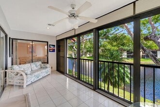 10592 Tropic Palm Ave in Boynton Beach, FL - Foto de edificio - Building Photo