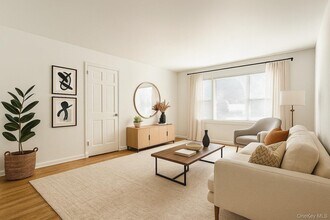 138 Colonial Pl in New Rochelle, NY - Building Photo - Building Photo