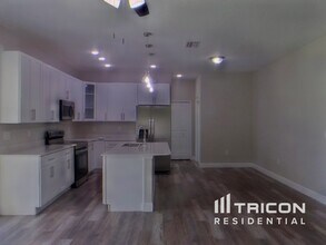 1439 N Salford Blvd in North Port, FL - Building Photo - Building Photo