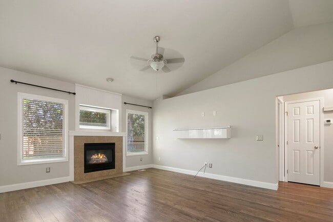 992 Grouse Dr E in Meridian, ID - Building Photo - Building Photo