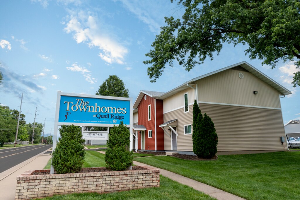 Townhomes at Quail Ridge in Springfield, MO - Foto de edificio