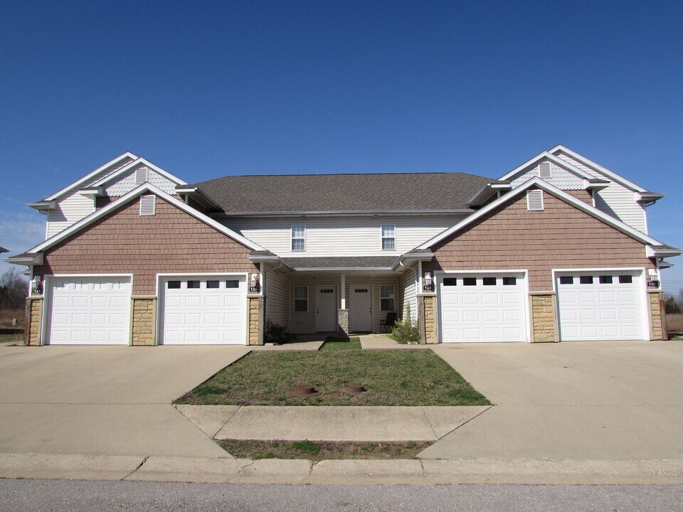 118 Andrews Dr in St. Robert, MO - Building Photo