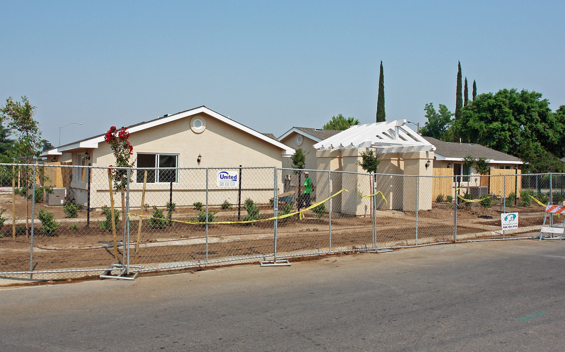 1633 N Orchard St in Fresno, CA - Building Photo