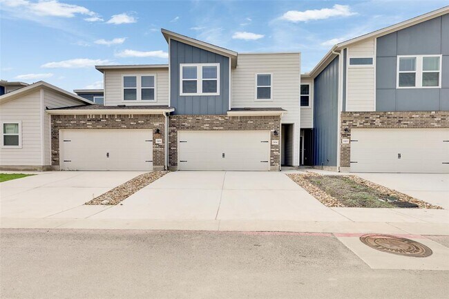 property at 1850 Settlers Glen Dr