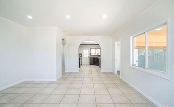 17652 Martha St in Encino, CA - Building Photo - Building Photo