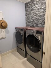 2442 F St in Tracy, CA - Foto de edificio - Building Photo