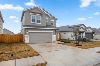 320 Windstar Rd in Liberty Hill, TX - Building Photo - Building Photo