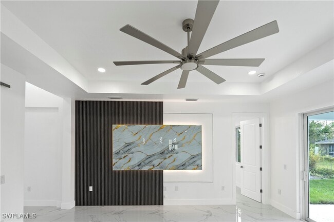 property at 918 Hollister Ave