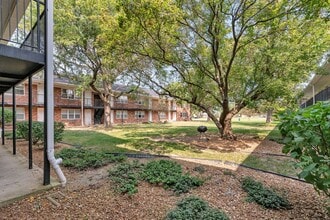 33 Briar St in Glen Ellyn, IL - Building Photo - Building Photo