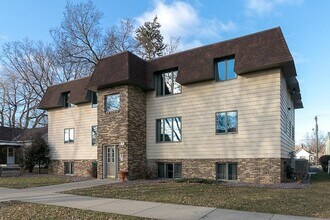 414 Nicollet Ave, Unit 1 in North Mankato, MN - Building Photo - Building Photo