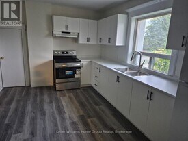 69 Ontario St in Cambridge, ON - Building Photo