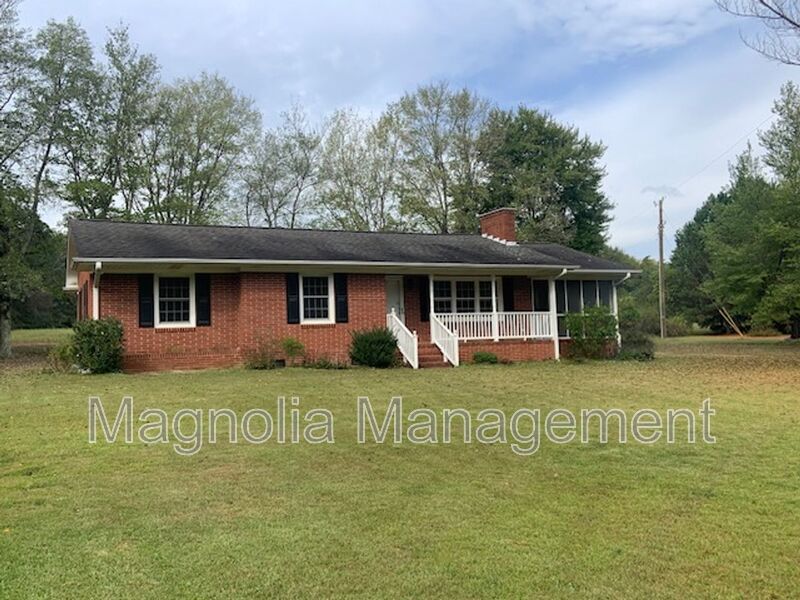 4457 US-401 in Louisburg, NC - Building Photo