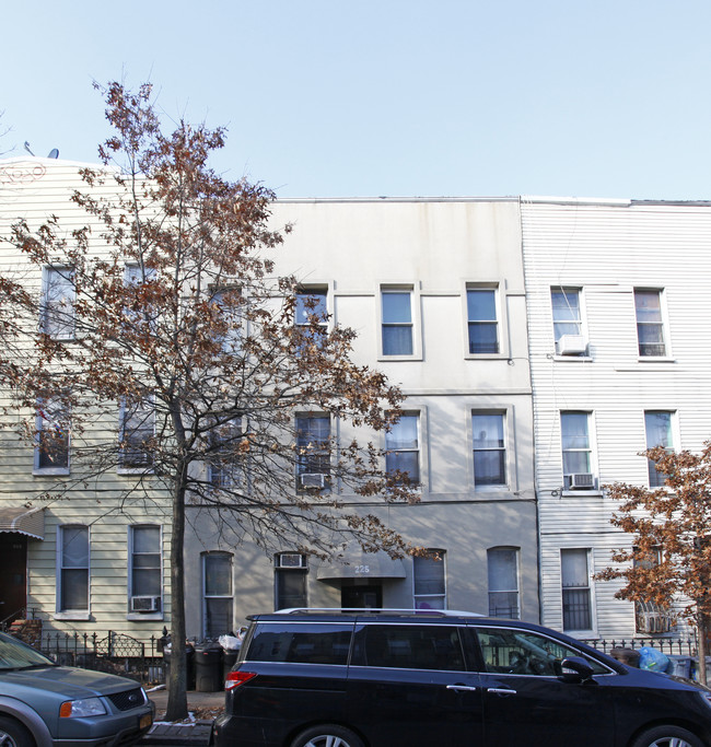 225 Suydam St in Brooklyn, NY - Building Photo - Building Photo