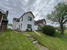 1712 Main St, Unit 2 in Anderson, IN - Building Photo