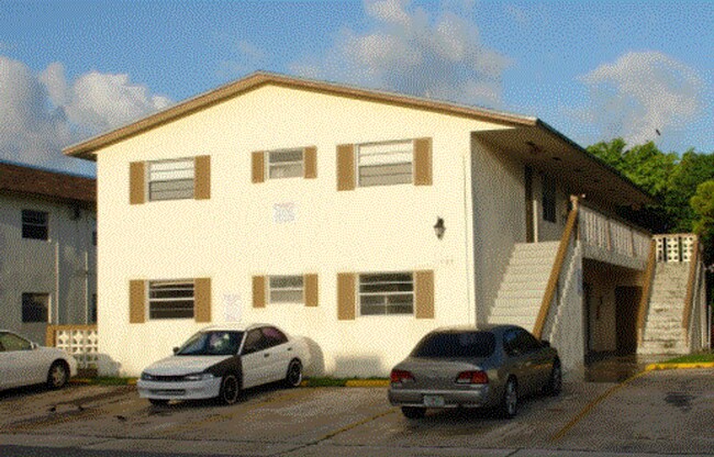 3711 SW 59 Terr in Fort Lauderdale, FL - Building Photo - Building Photo