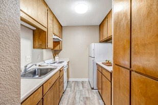 Lodi Commons Senior Living in Lodi, CA - Building Photo