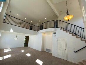 1900 La Veranda Pl in Martinez, CA - Building Photo - Building Photo