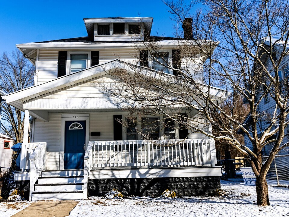 316 Ferguson Ct in Huntington, WV - Building Photo
