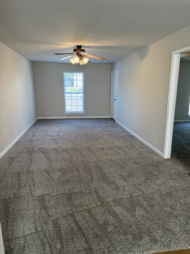 2834 Nunley St in Greenbrier, TN - Foto de edificio - Building Photo