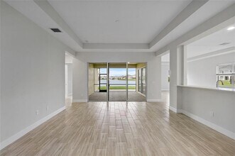 5218 Liberty Ln in Westlake, FL - Foto de edificio - Building Photo