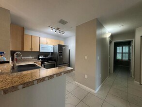 940 Village Trail in Port Orange, FL - Building Photo - Building Photo