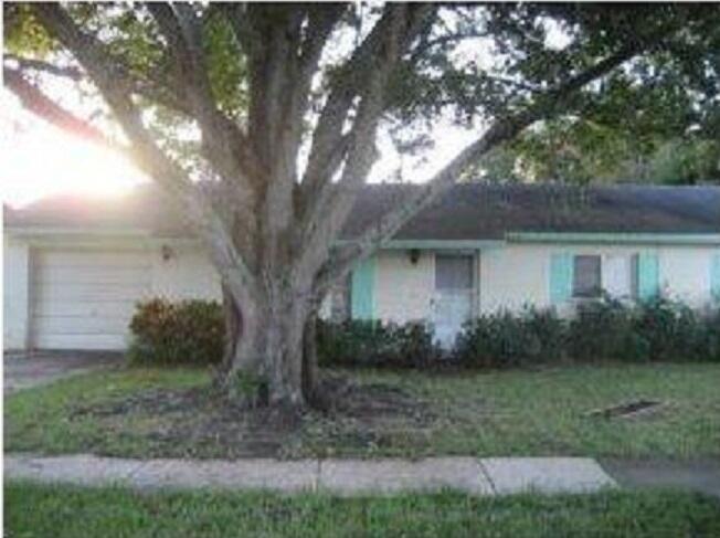 1670 Kemberly Ave in Titusville, FL - Building Photo