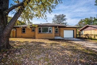 809 N Ross Ave in Dewey, OK - Building Photo - Building Photo