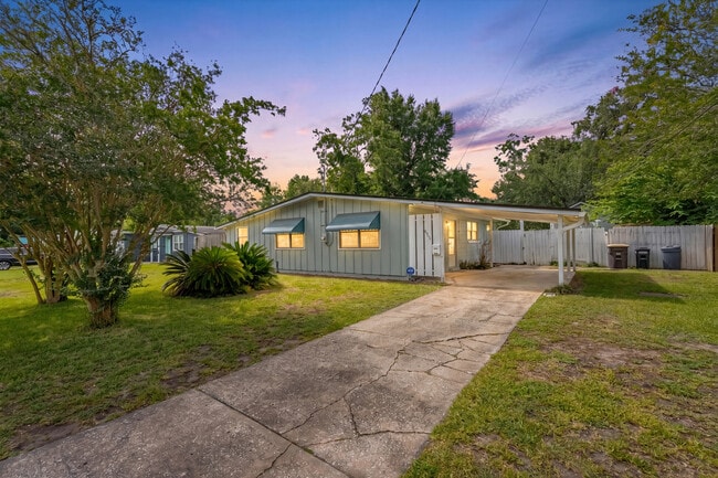 property at 6766 Londonbridge Ln