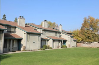 Willow Park Apartments in Fresno, CA - Building Photo - Building Photo