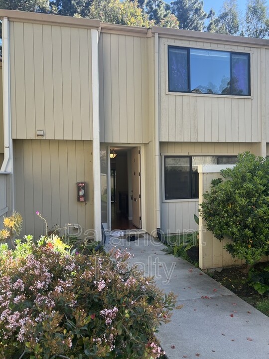 3021 Kaiser Dr in Santa Clara, CA - Building Photo